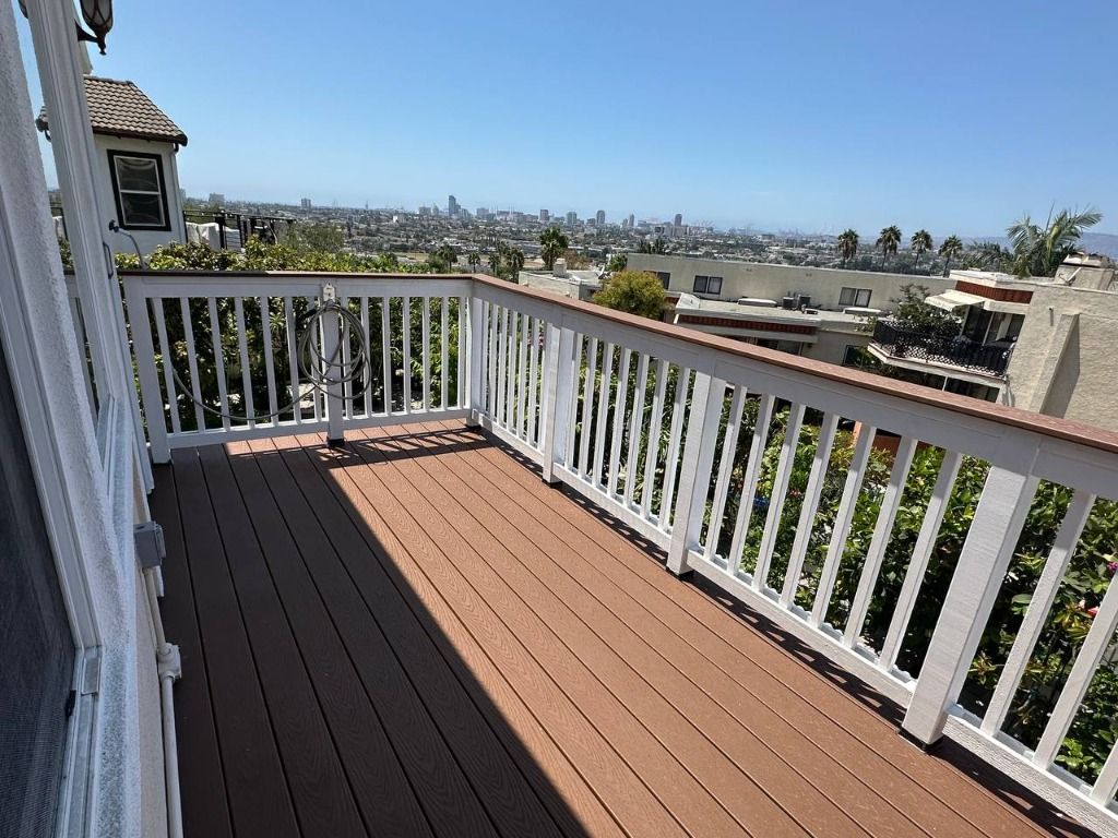 Custom Decks & Balcony Platforms